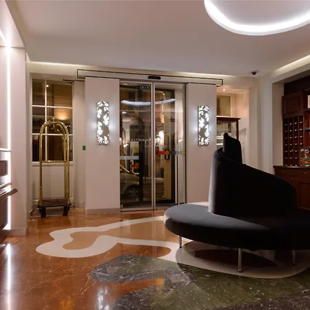 Отель Le Mathurin & 4*