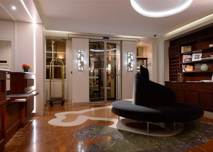 Отель Le Mathurin & 4*