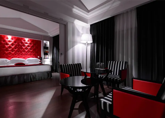 Le Mathurin & Отель Париж