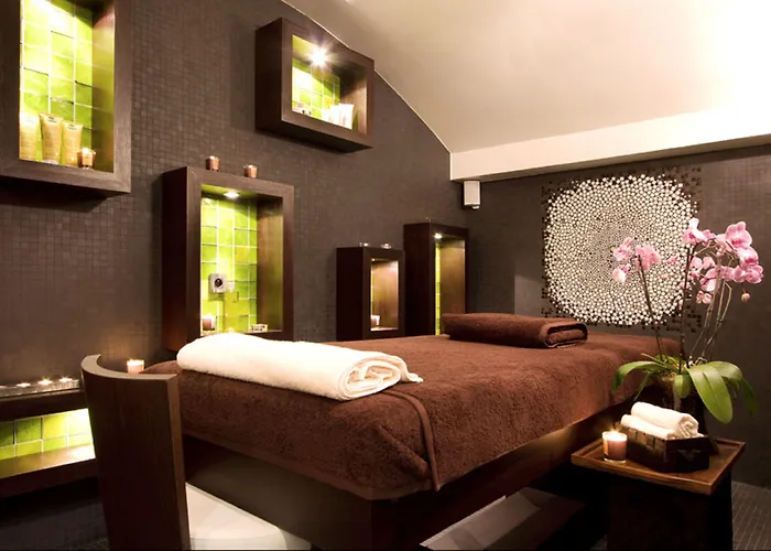 Отель Le Mathurin & 4*