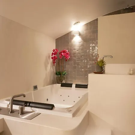 Le Mathurin & Szálloda