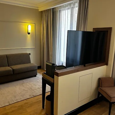 Le Mathurin 4* باريس