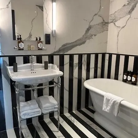 Le Mathurin Hotell 4*