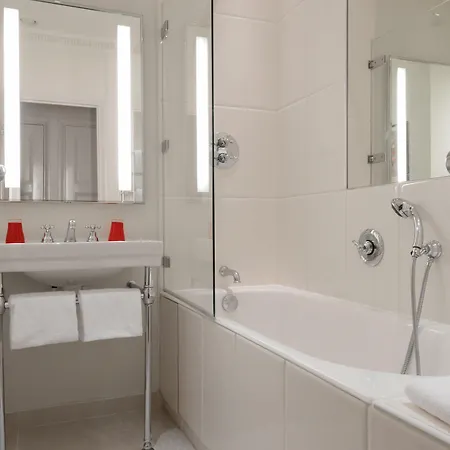Le Mathurin Hotel